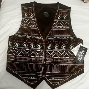 AGAPO Women’s Leather Vest Embroidered tribal Native American - NWT - Large